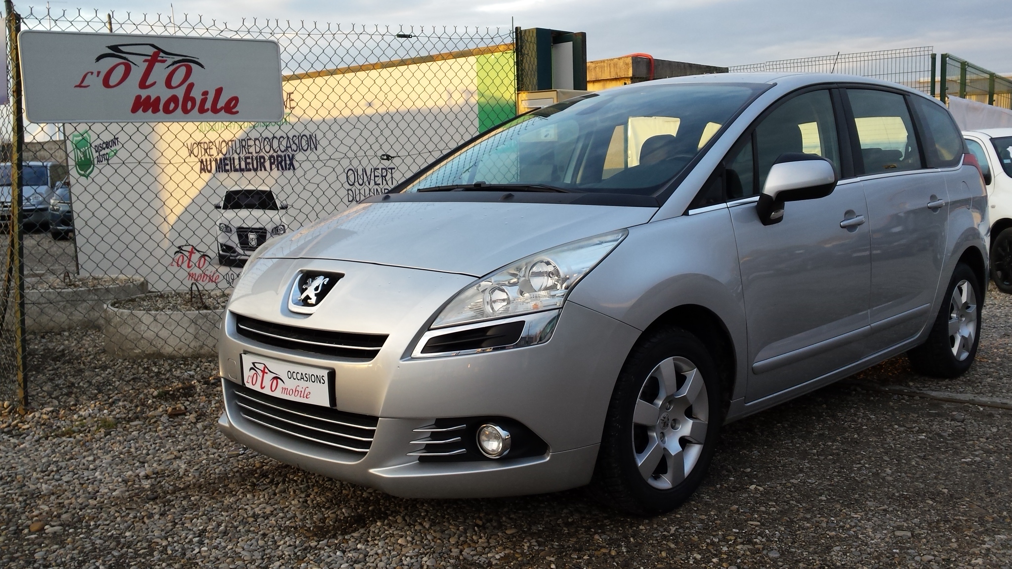 Voiture PEUGEOT 5008 1.6 HDI 110 PREMIUM PACK 7 Places occasion ...