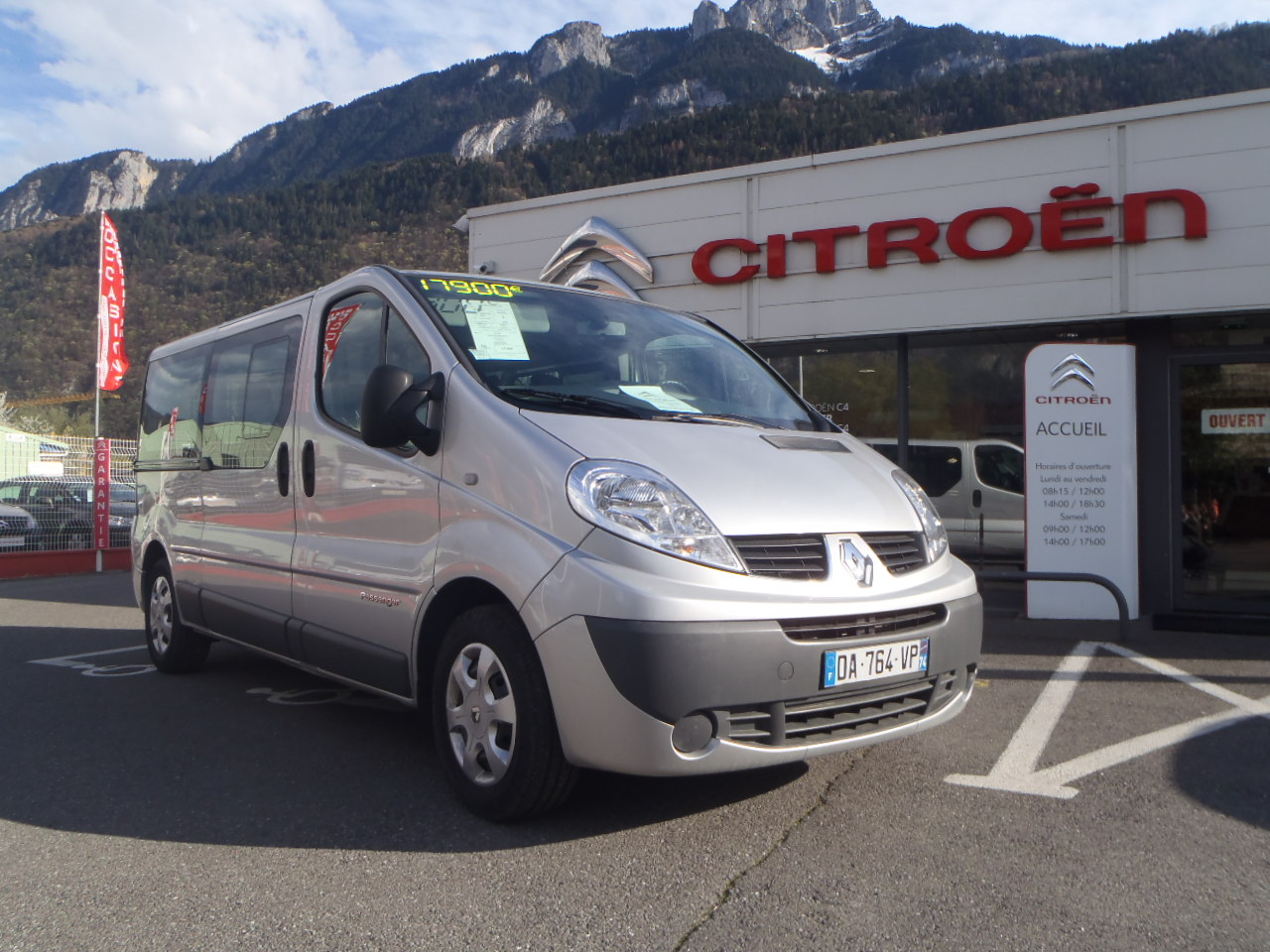 Voiture RENAULT Trafic TRAFIC 9 PLACES L2H1 EXPRESSION occasion ...